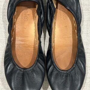 Tieks Matte Black Flats size 7